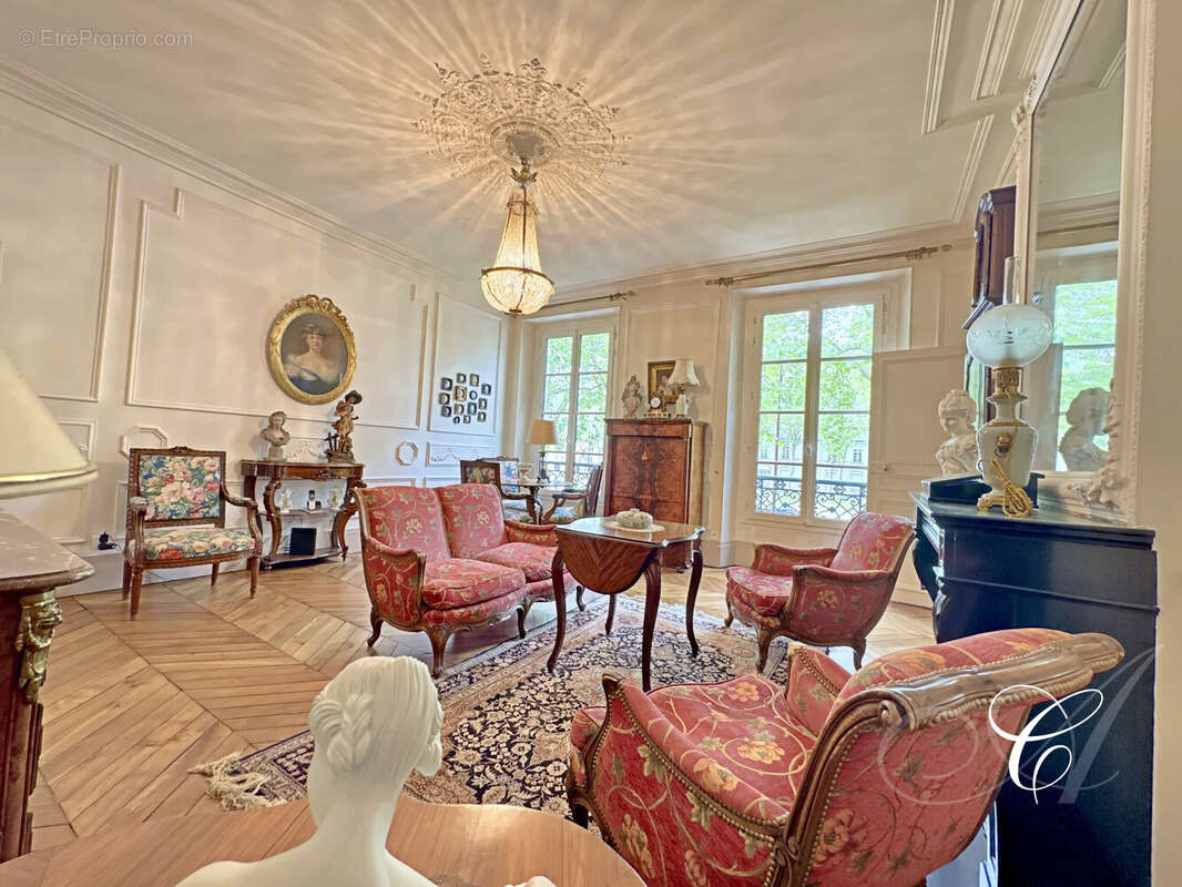 Appartement à VERSAILLES