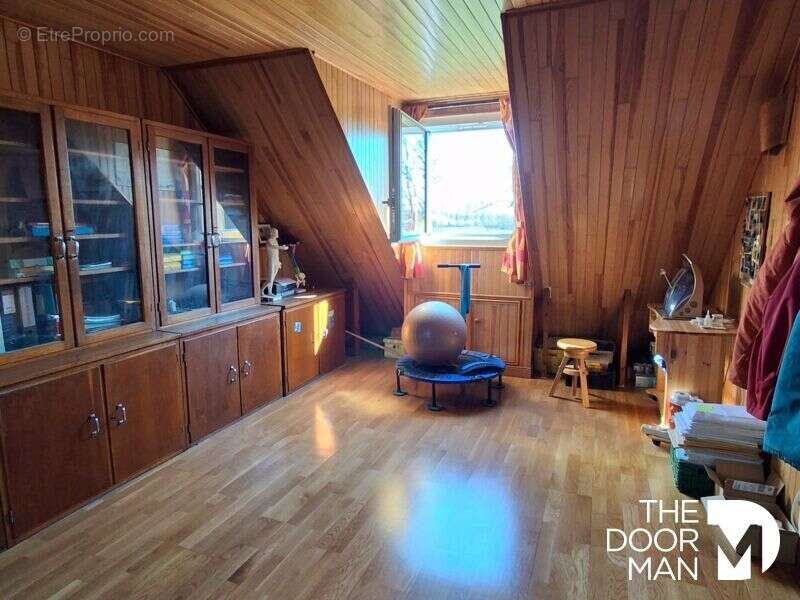 Maison à LE PERRAY-EN-YVELINES