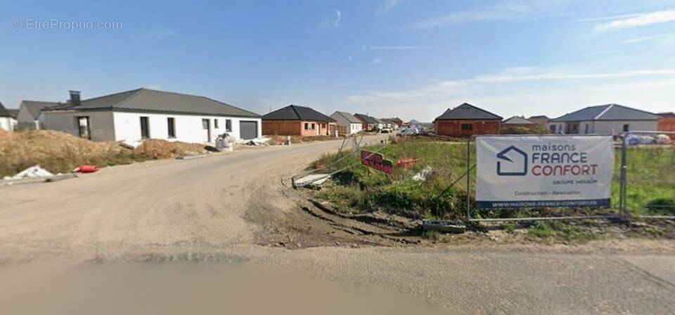 Terrain à MONTIGNY-EN-GOHELLE