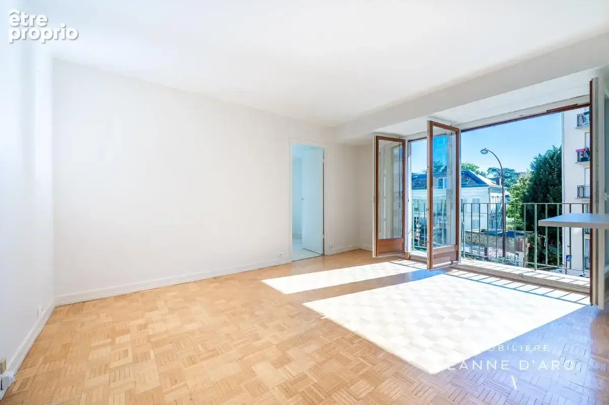 VERSAILLES - GARE RIVE DROITE - 43M² - 2P - 1  Chambre - Cave, Place de stationnement en option - photo 4