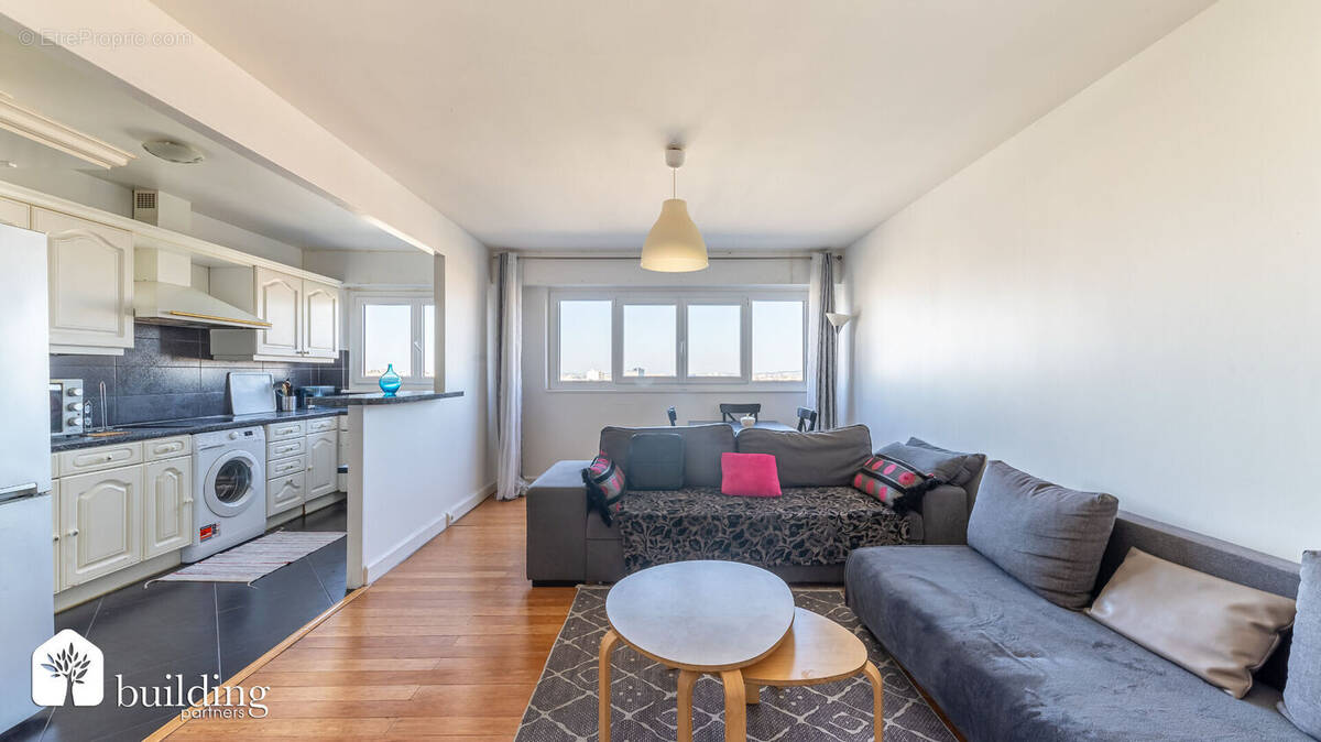 Appartement à COURBEVOIE
