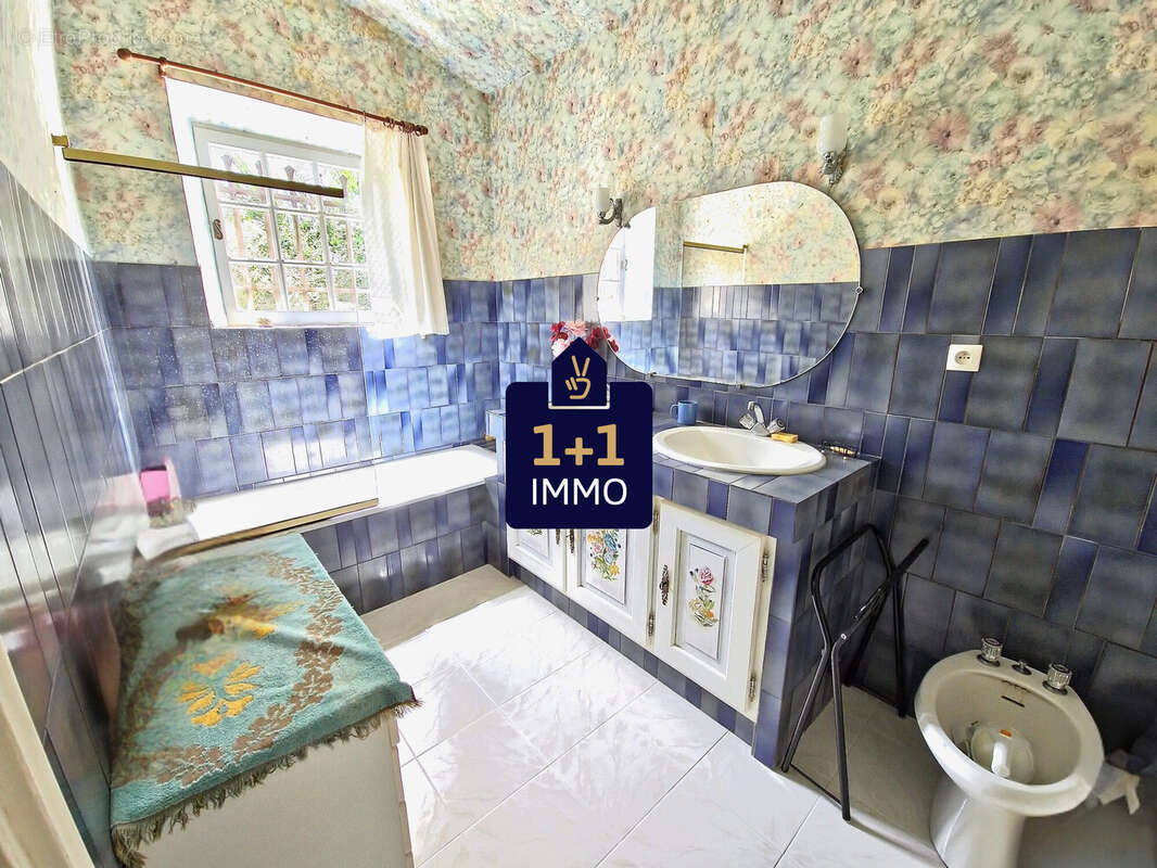 Maison à TOURRETTES