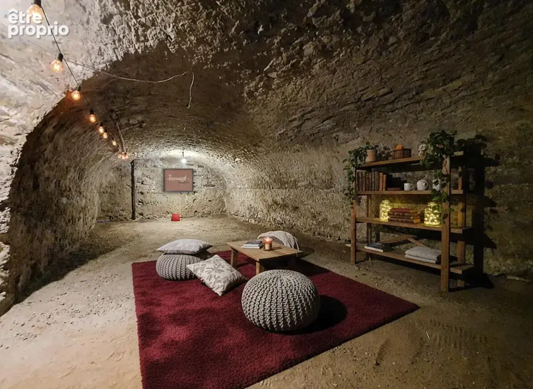 Maison - en plateau - Cave - Grenier - Jardin - Places de stationnement - photo 8