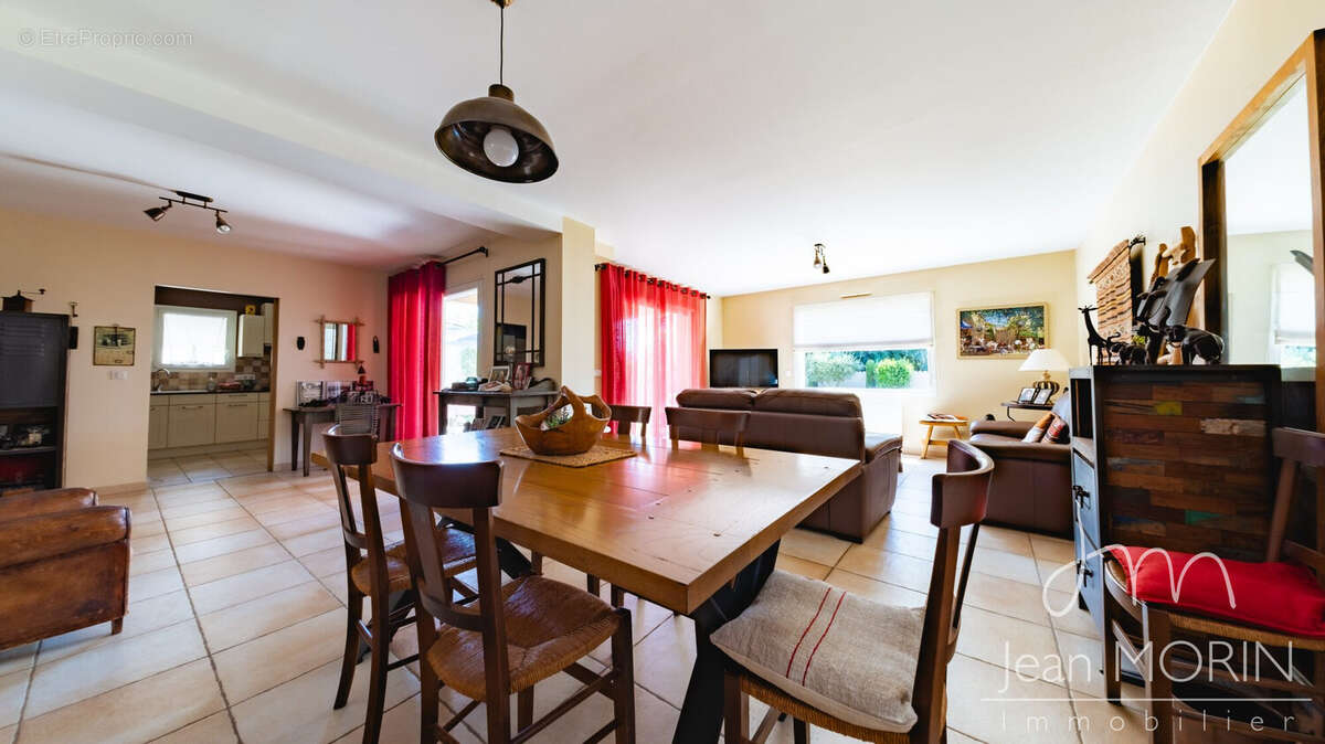 Maison à SAINT-MARCEL-LES-VALENCE