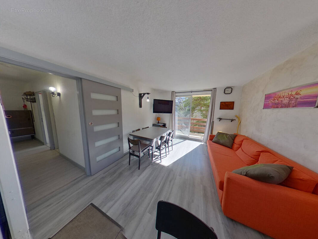 Appartement à LES THUILES