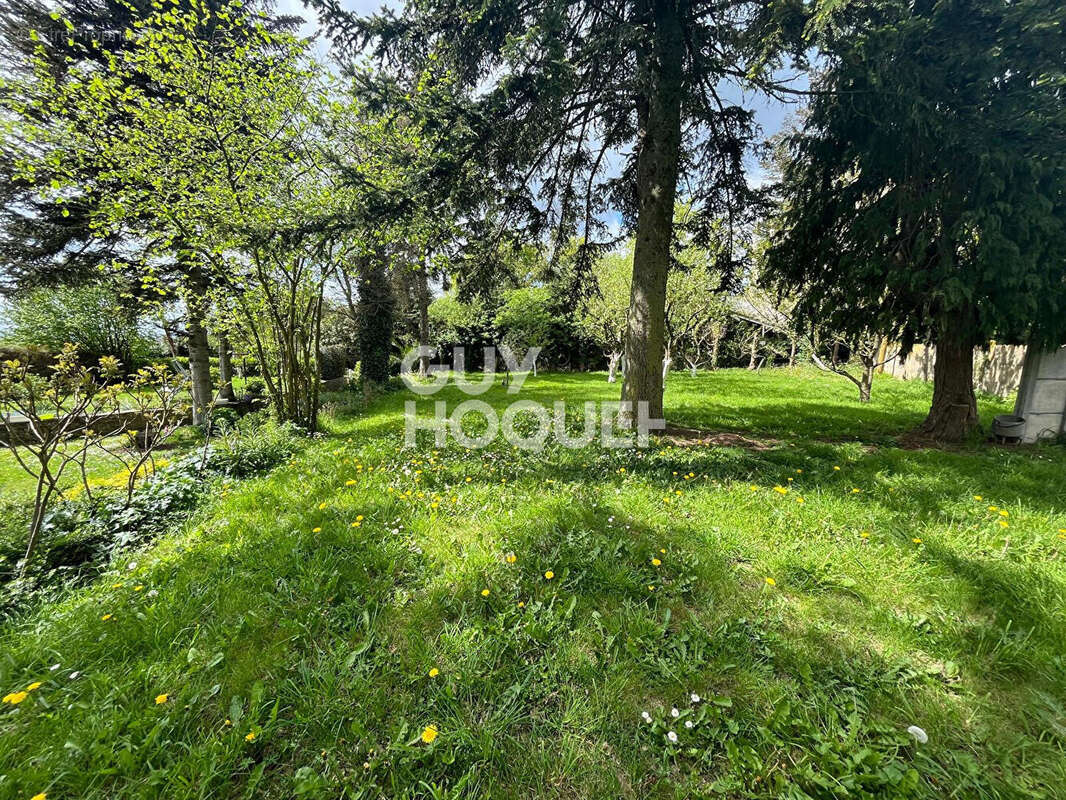 Maison à JUGON-LES-LACS