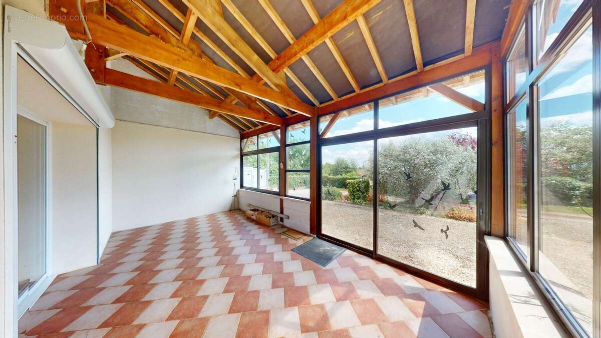 Maison à SENS-BEAUJEU