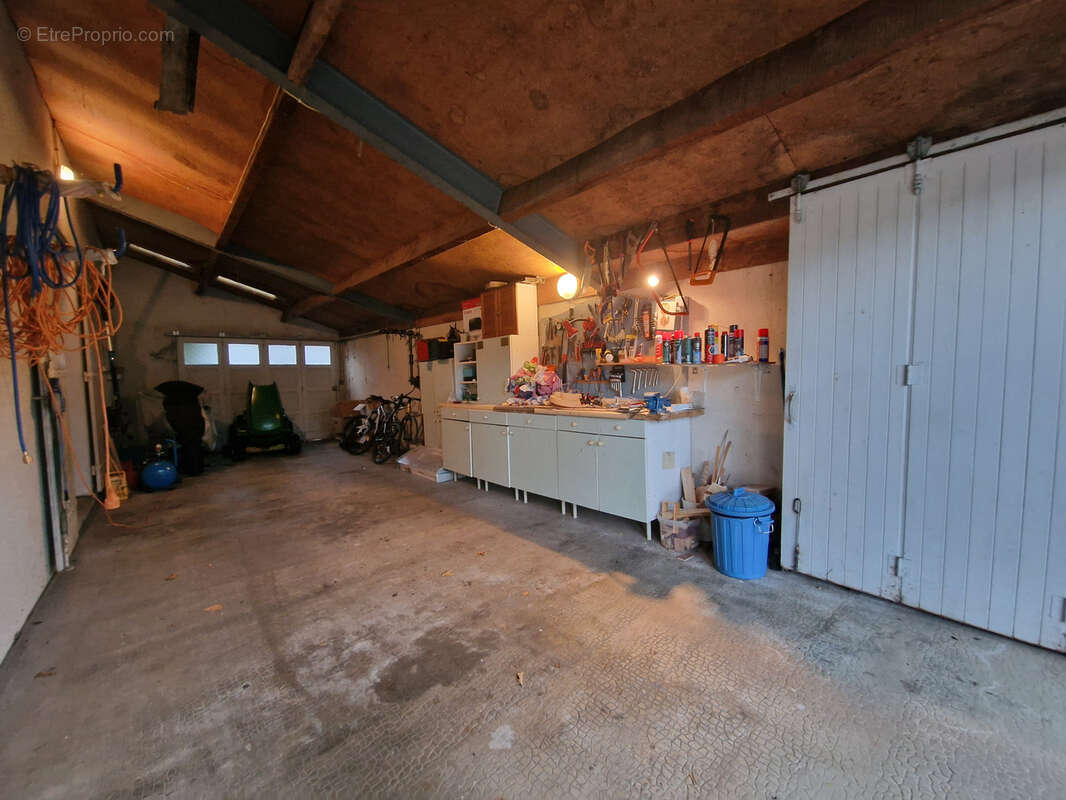 Maison à MONTMOREAU-SAINT-CYBARD