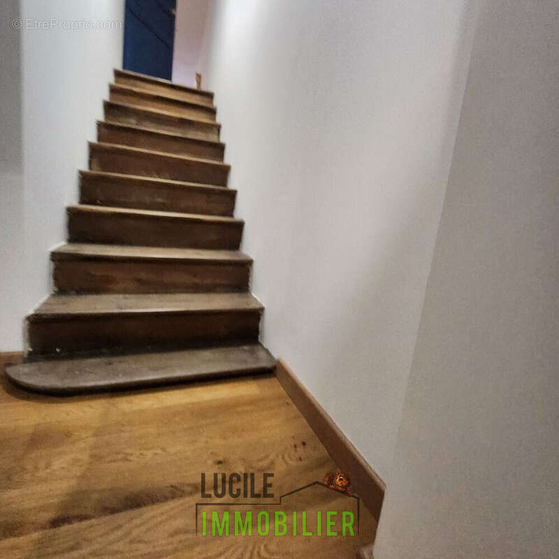 Appartement 143 m² à Clermont  - photo 5