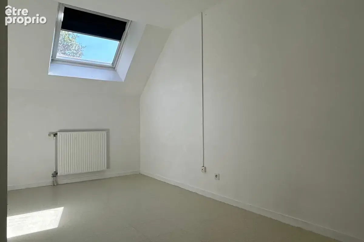 Belle opportunité à Toucy : Charmante maison T5 avec jardin, terrasse et garage ! - photo 12