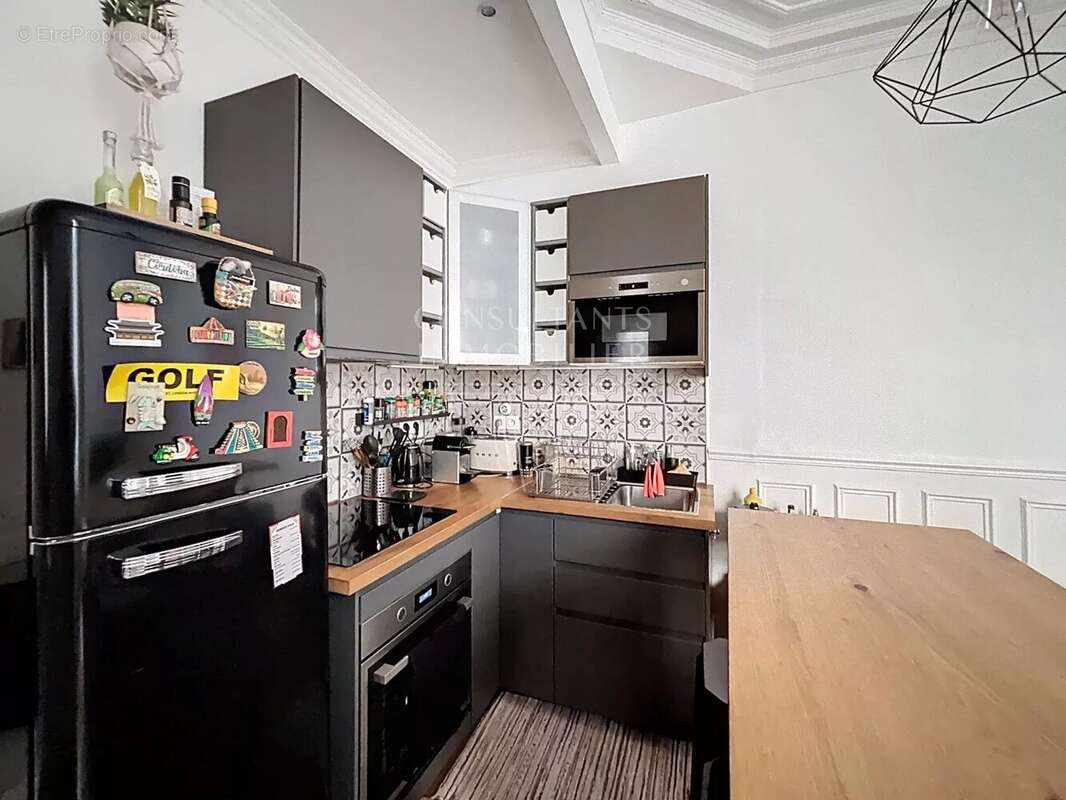 Appartement à PARIS-17E