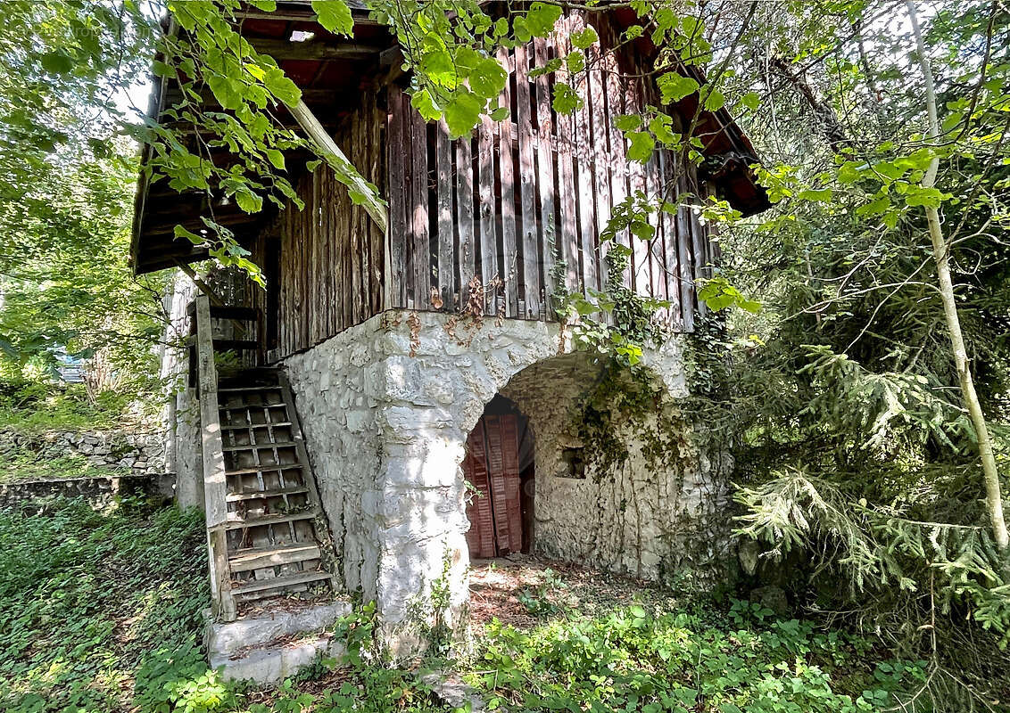 Maison à ARACHES-LA-FRASSE