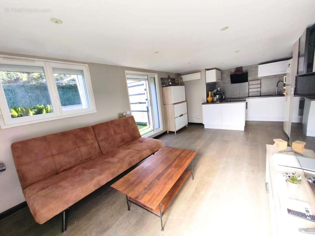 Appartement à MAUGUIO