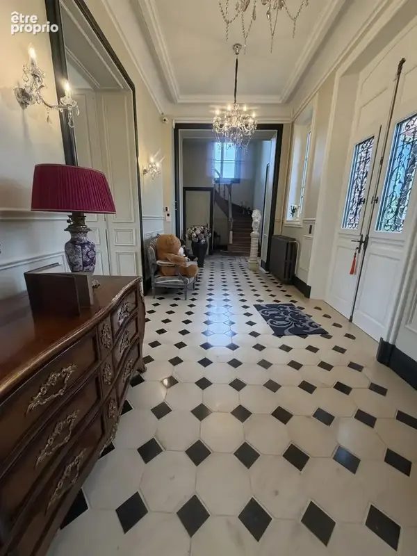 Château équestre de 560 m² sur 7,8 ha près de Deauville - photo 2