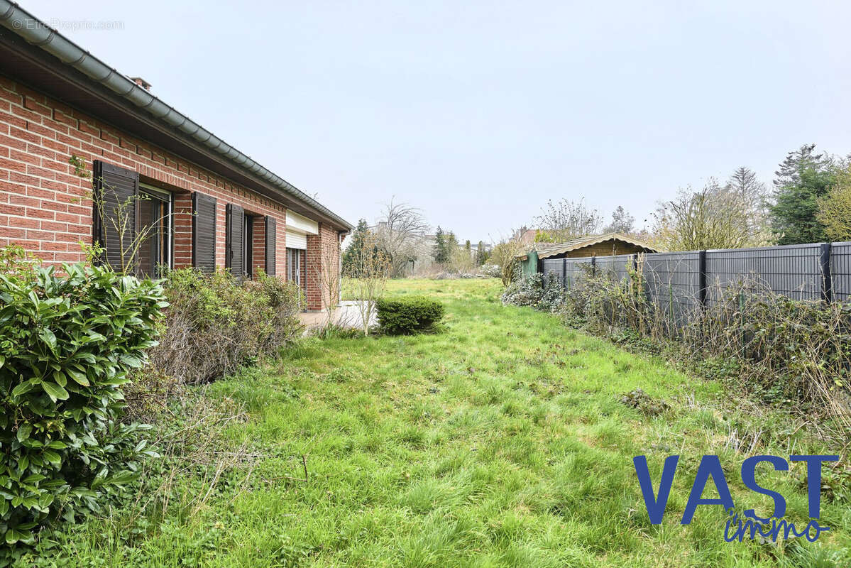 Maison à NEUVILLE-EN-FERRAIN