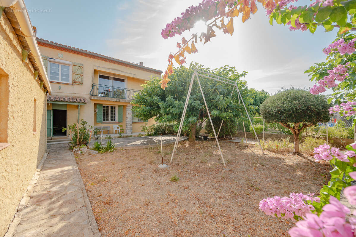 MaisonT5  avec 2 garages sur terrains clos - photo 61
