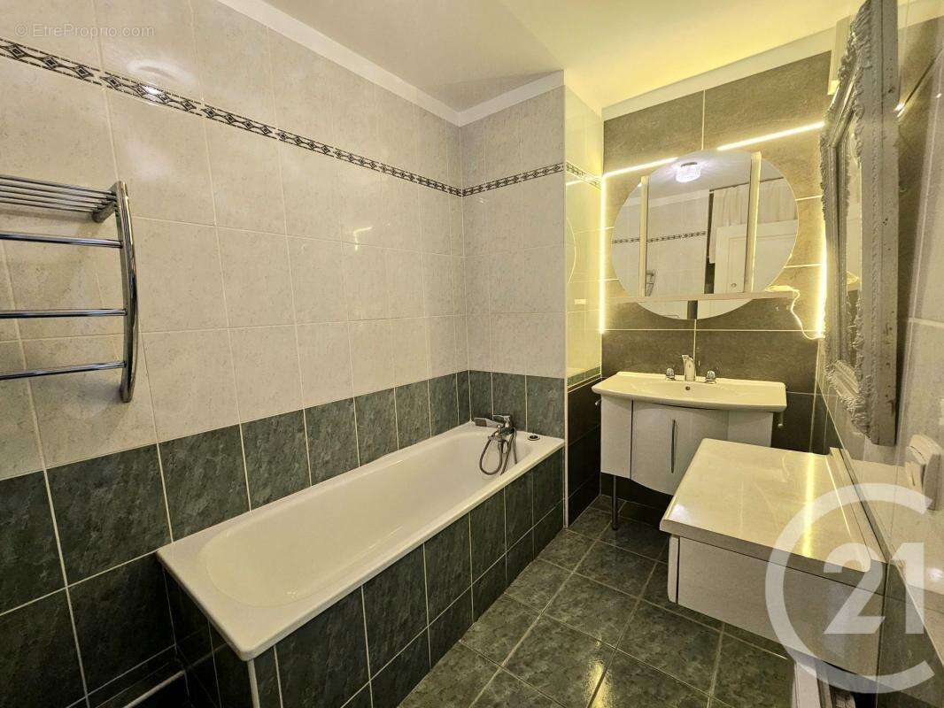 Appartement 100 m² à Lattes  - photo 8