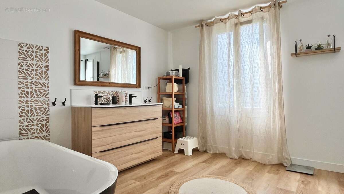 Maison à BONNETABLE