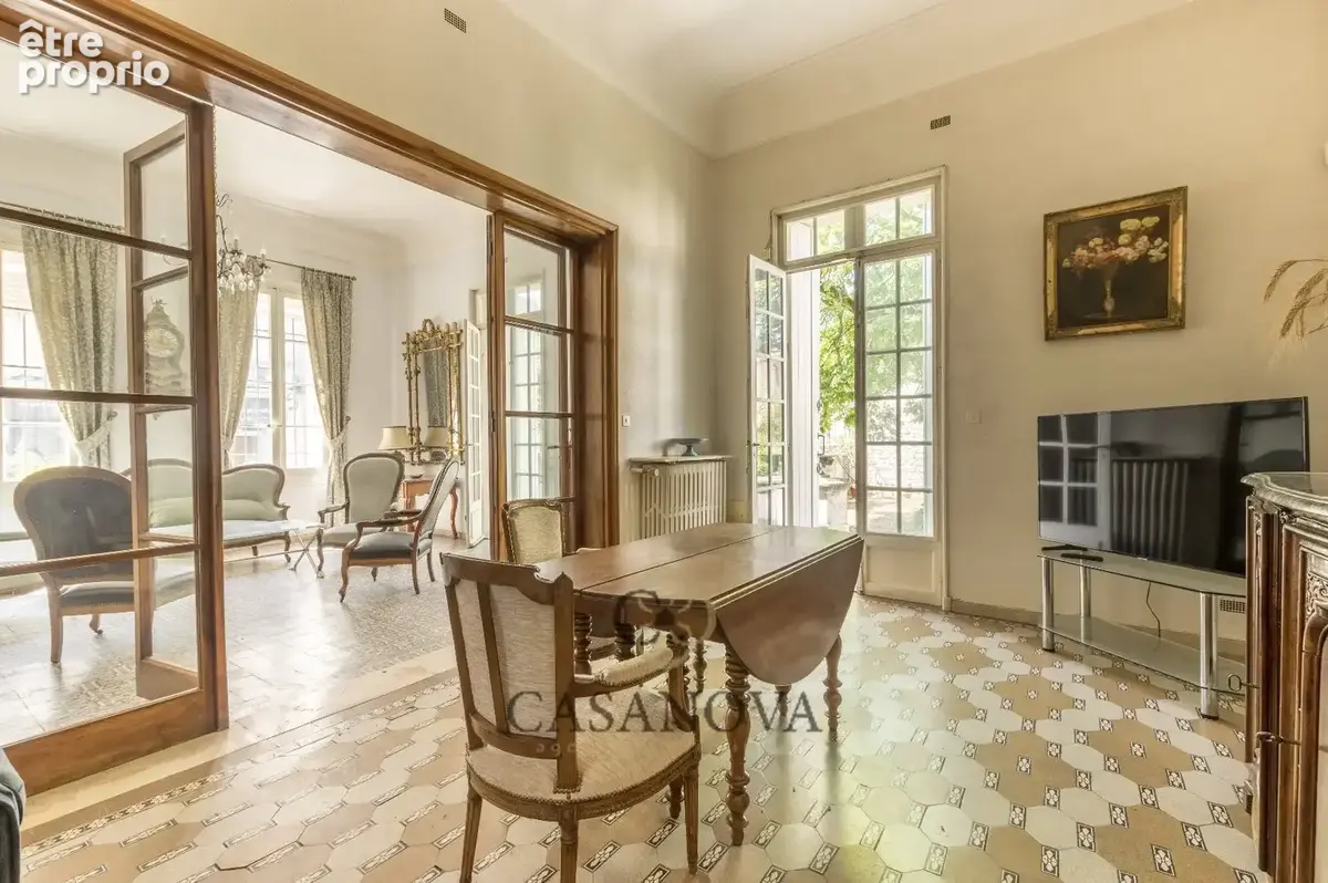 EXCLUSIVITÉ - Maison vigneronne XIXe avec chai, cour et dépendances  Mauguio centre, fort potentiel proche Montpellier - photo 5