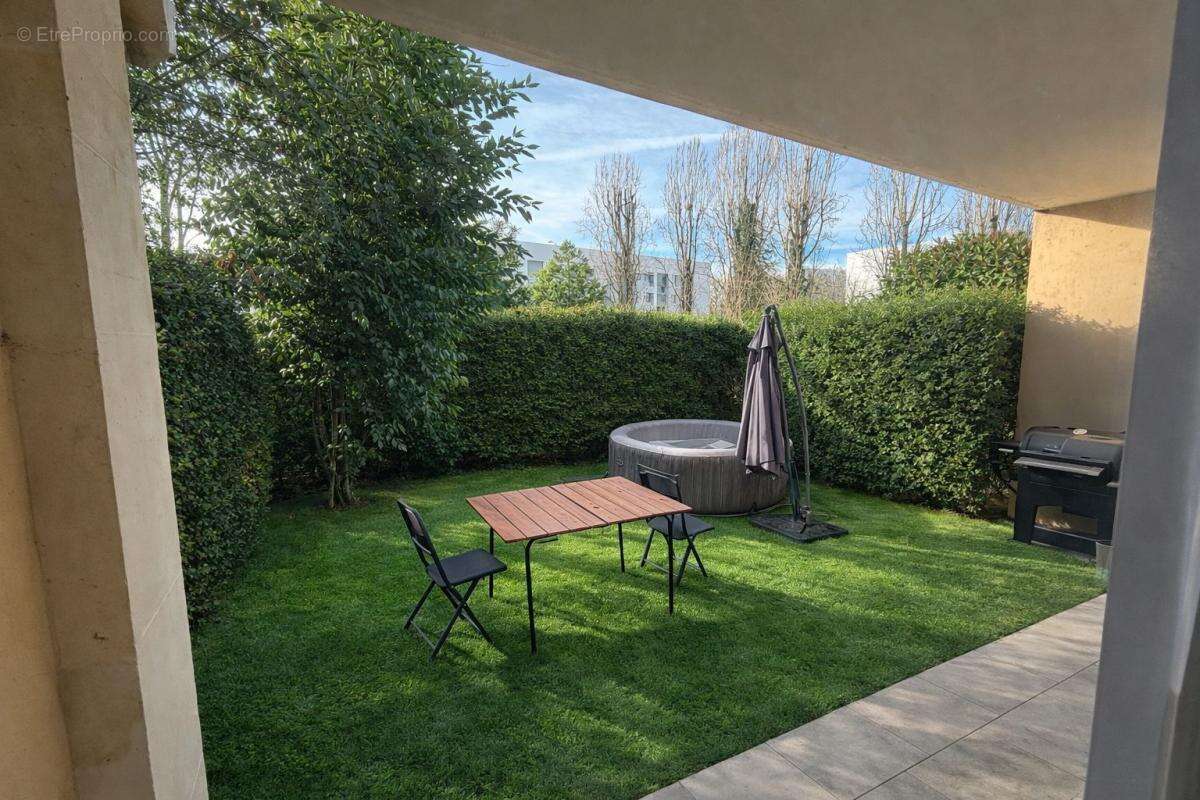 Appartement à LA CHAPELLE-SAINT-MESMIN