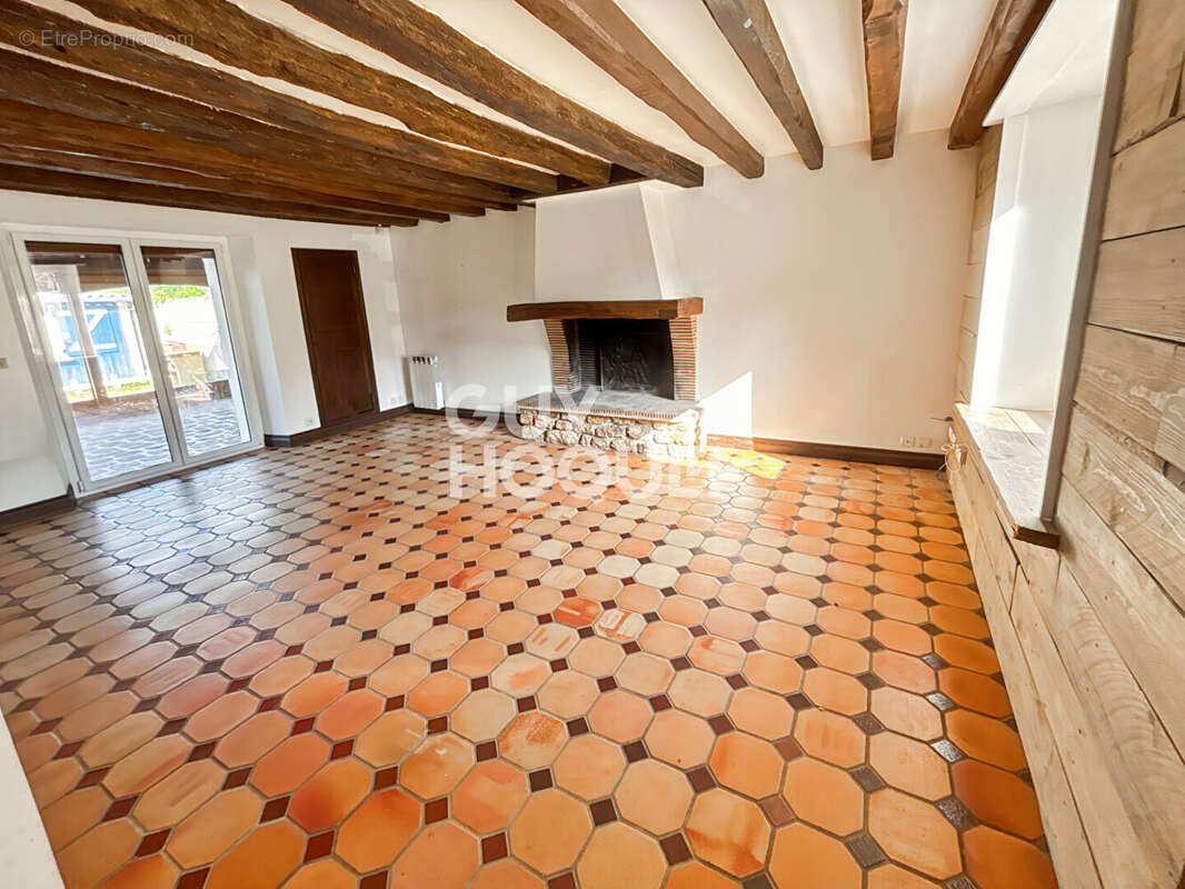 Maison à FONTENAY-TRESIGNY