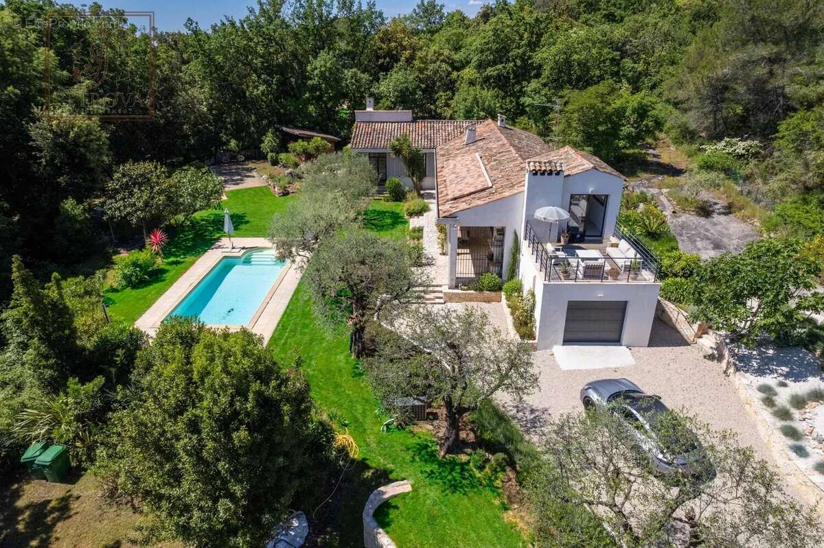 Maison à TOURRETTES-SUR-LOUP