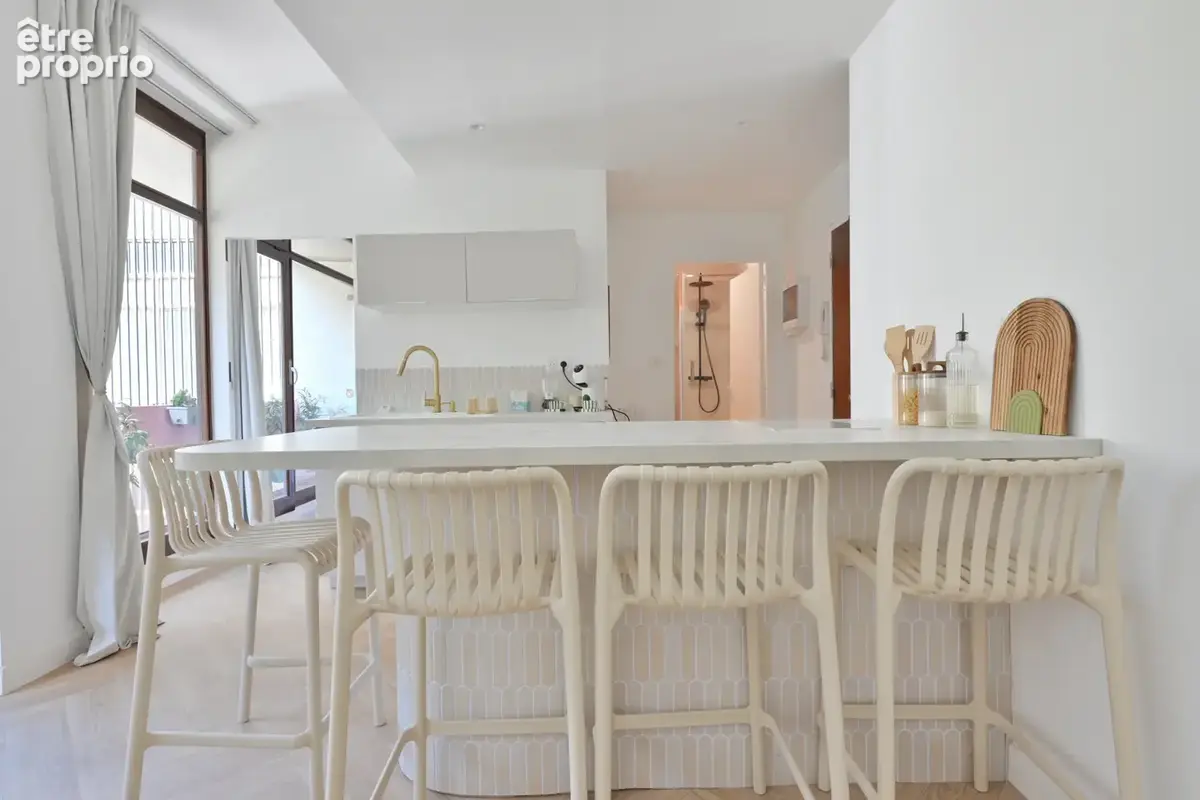 Superbe appartement entièrement rénové et meublé avec balcon   Chamalières, à proximité immédiate du Carrefour - photo 3