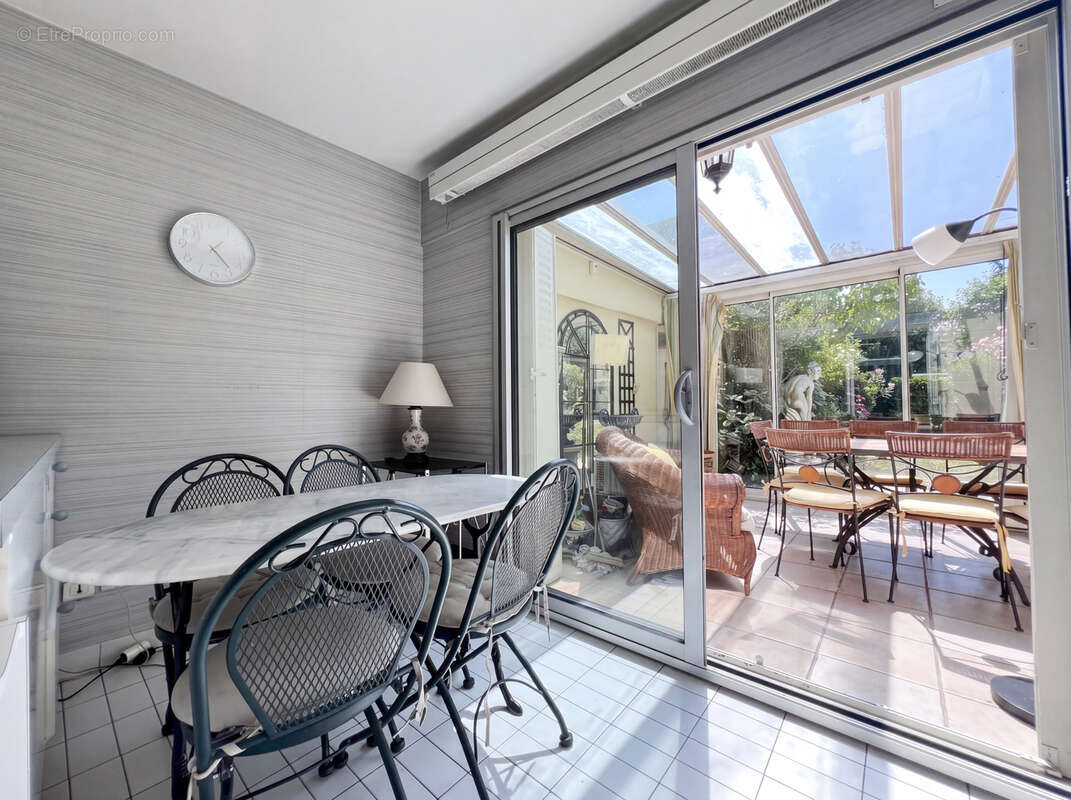 Maison à COURBEVOIE