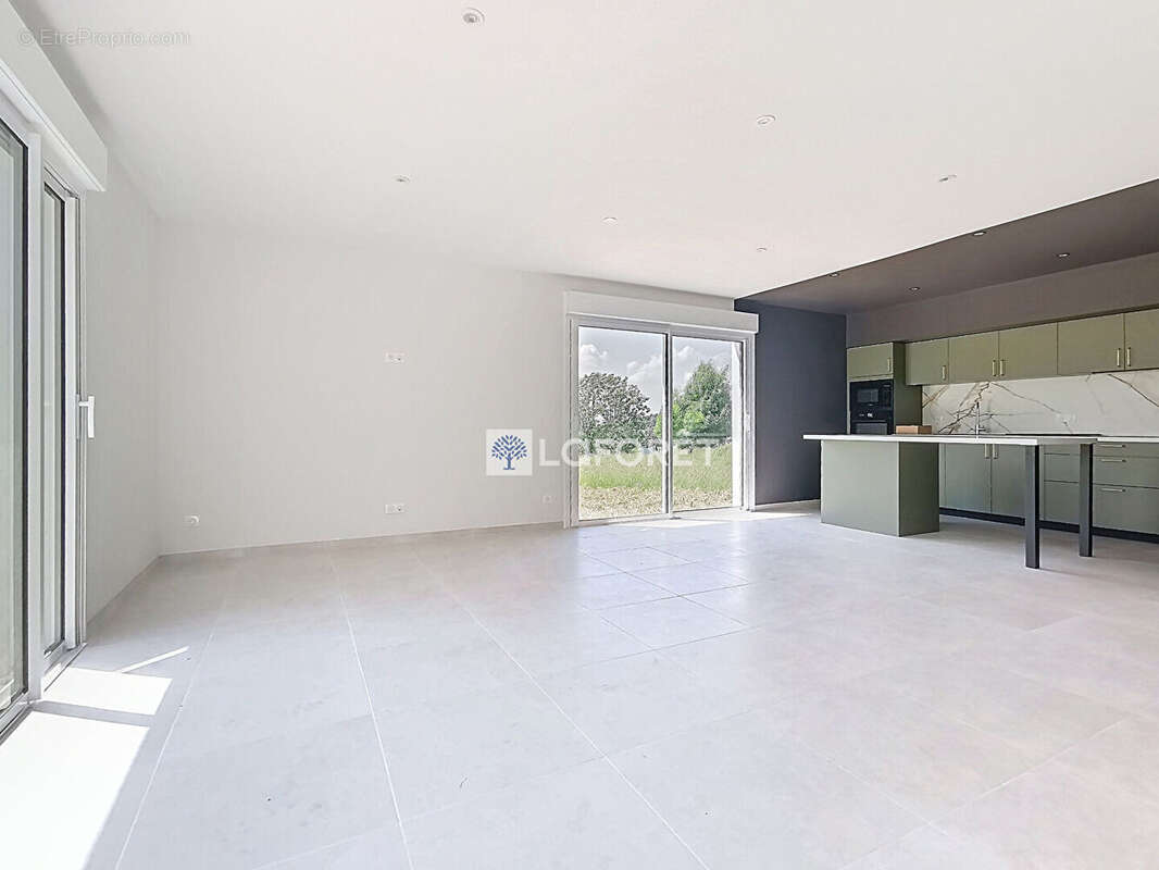 Maison à SAINT-PRIVAT-DU-FAU