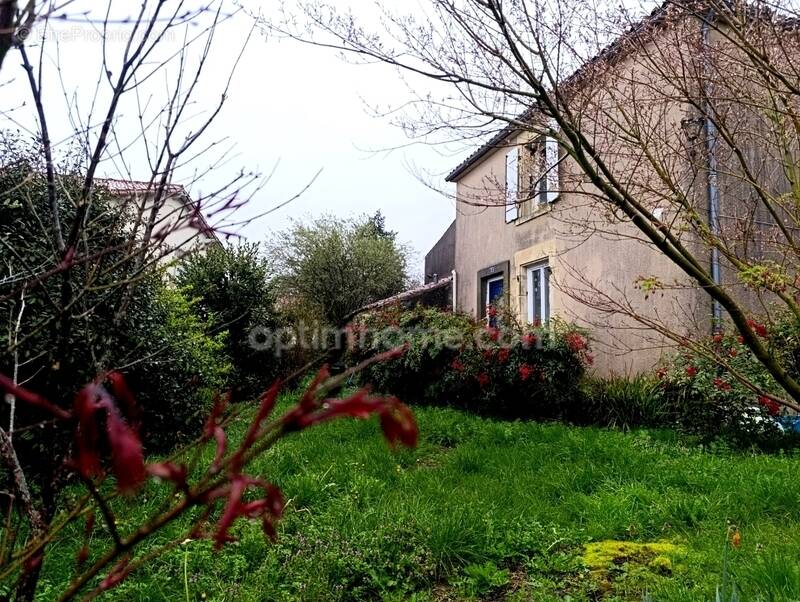 Maison à MOUILLERON-EN-PAREDS