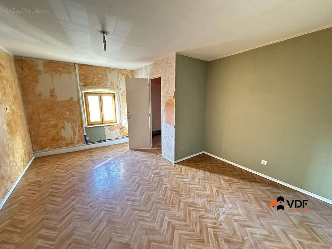 Appartement à CUINZIER