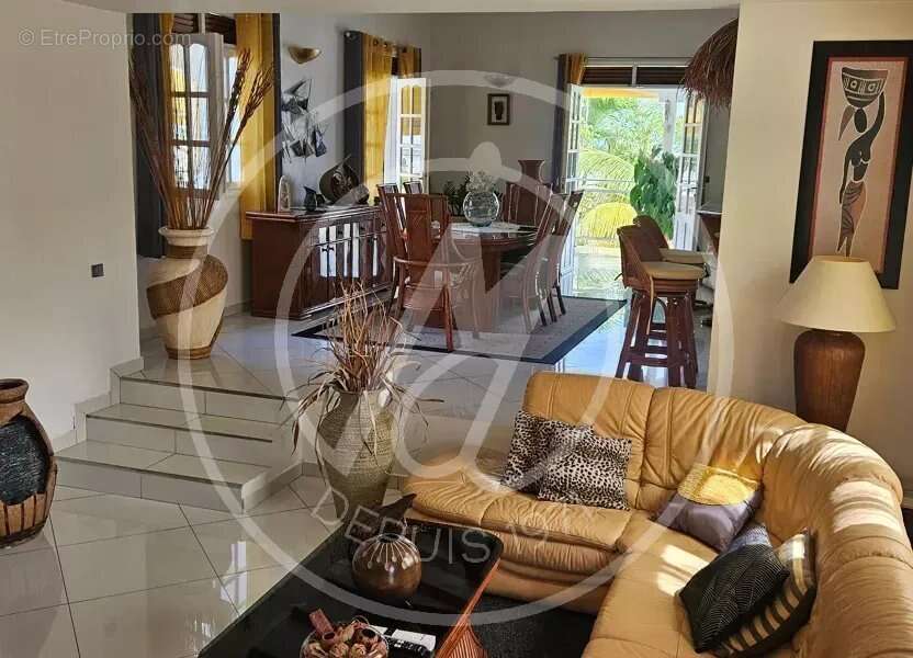 A vendre 680 000 € -villa t6 - baie mahault- vue mer - photo 6