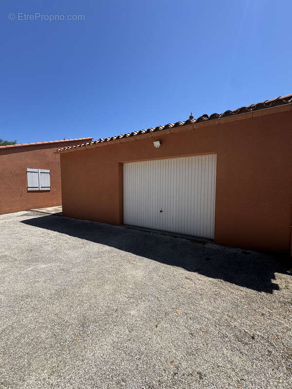 Maison à PEZILLA-LA-RIVIERE