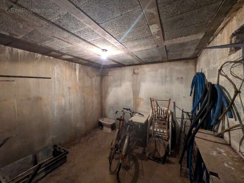 Kernascleden propriété composée d'une maison à usage d'habitation de 6 pièces 178 m² envion un hangar de 161m² envion, une ancie - photo 24