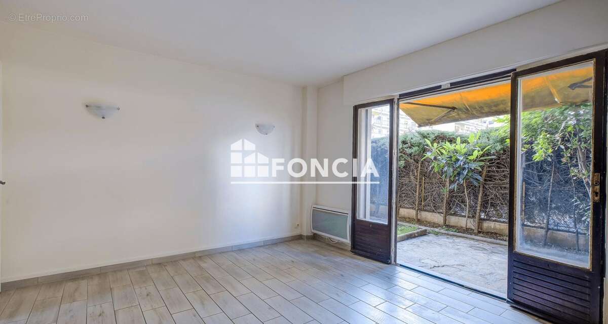 Appartement à LE CANNET