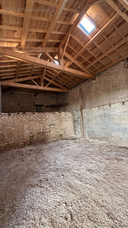 Maison à SAINT-JEAN-D'ANGELY