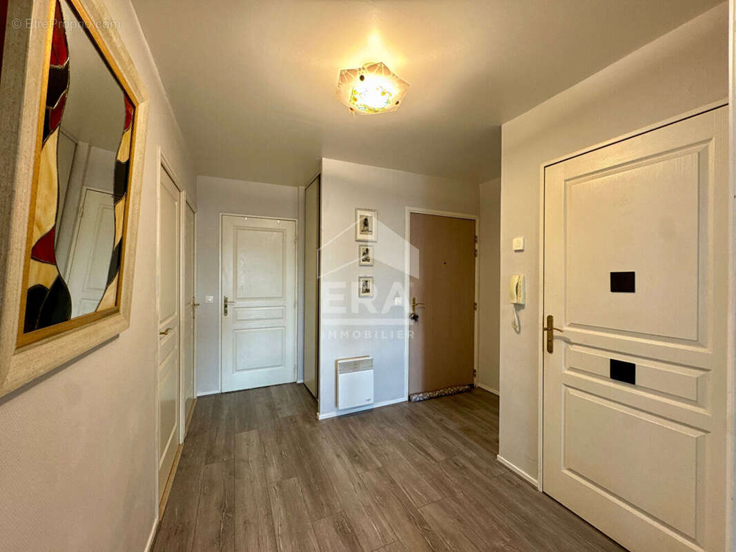 Appartement à COMBS-LA-VILLE