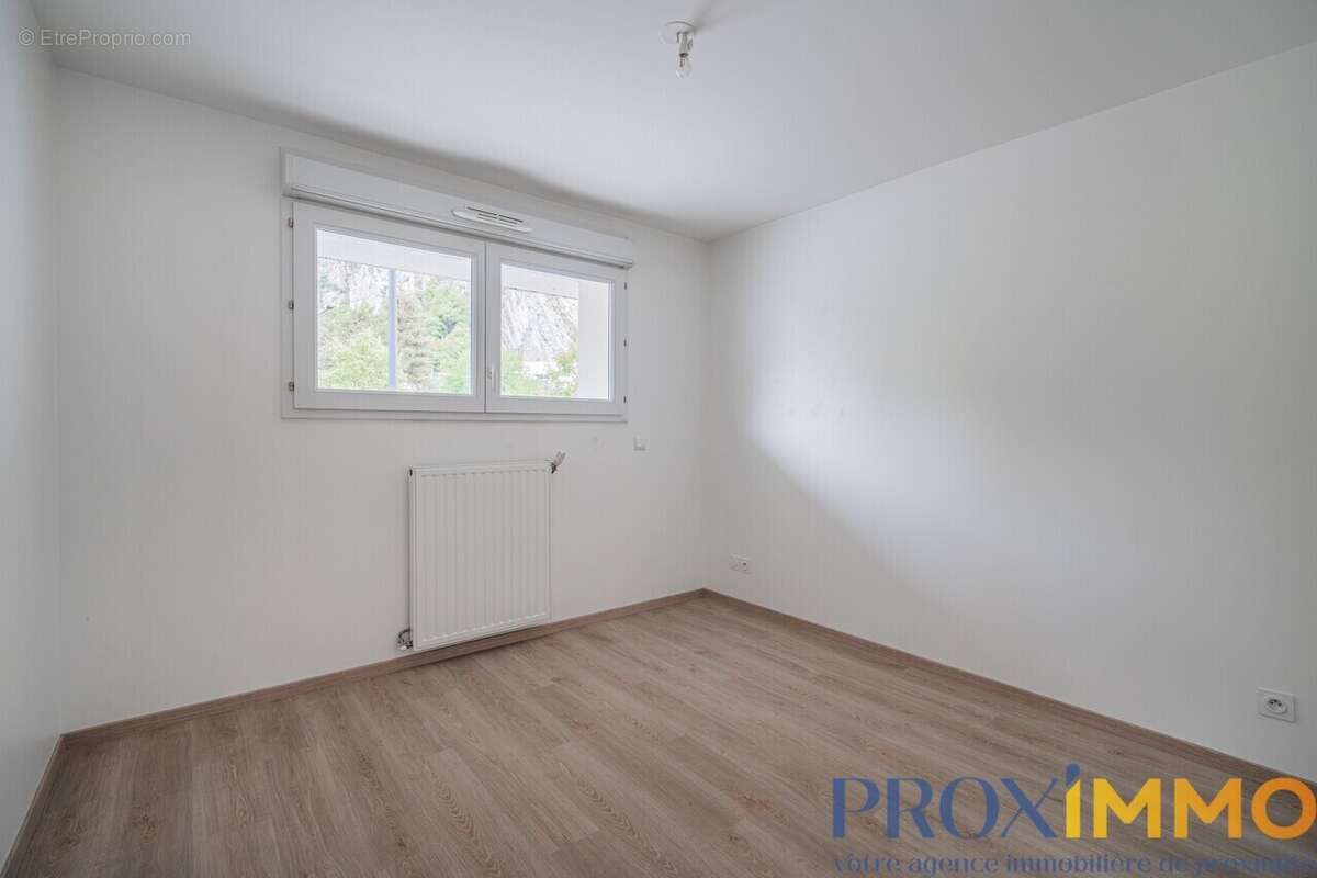Appartement à SAINT-EGREVE