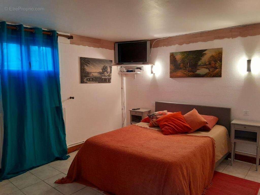 Maison à LE BUISSON-DE-CADOUIN