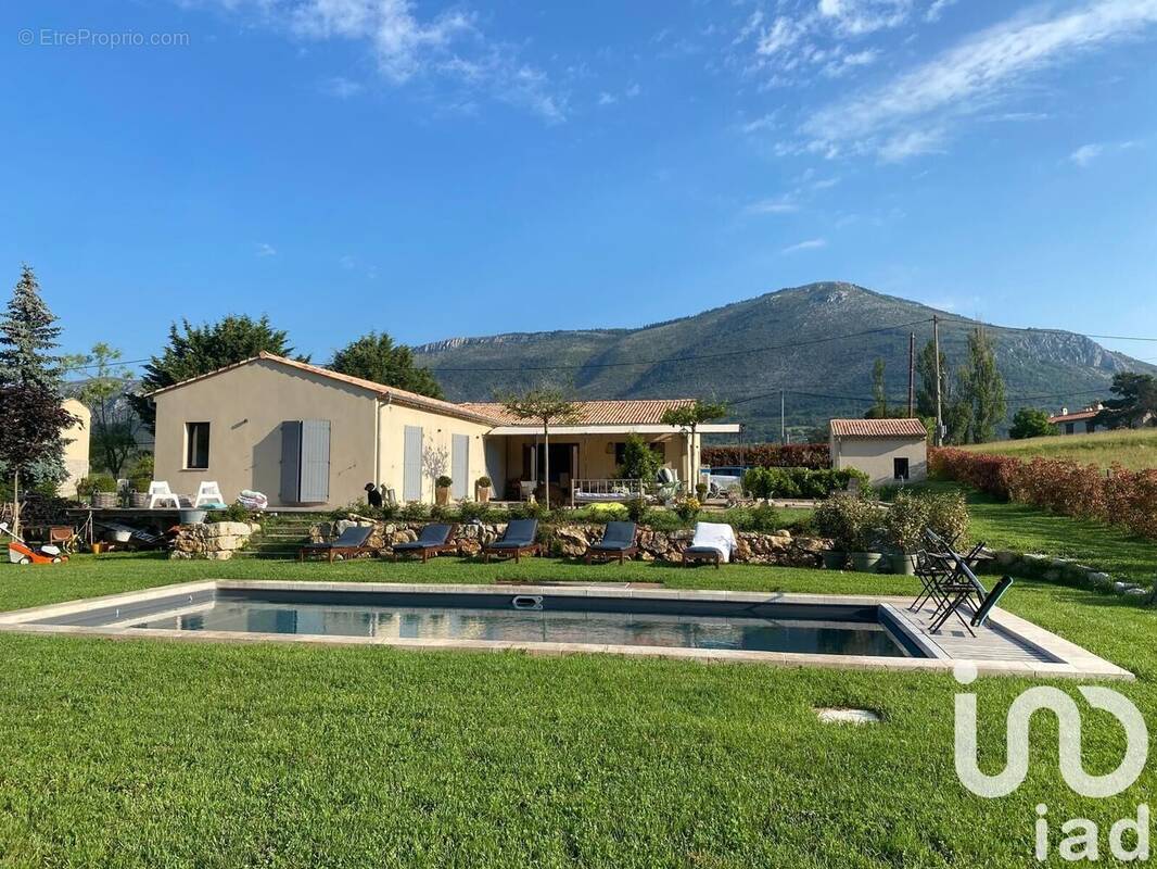 Photo 1 - Maison à LA ROQUE-ESCLAPON