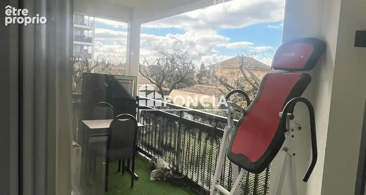Carpentras – Grand T2 avec terrasse et parking en résidence avec piscine - photo 4