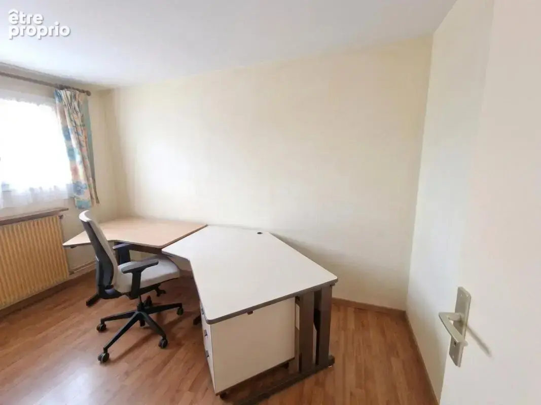 Ormesson sur Marne : maison familiale 184 m², 5 chambres, jardin et garage, proche commerces - photo 4