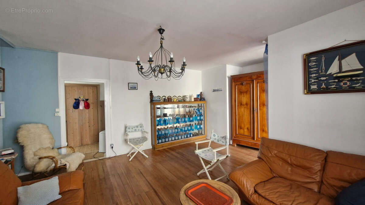 Maison à MORTAGNE-SUR-GIRONDE