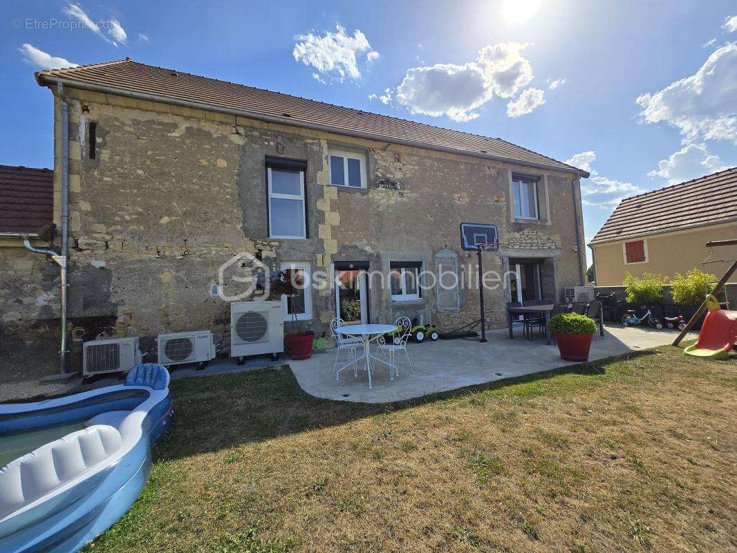Maison à POUGUES-LES-EAUX
