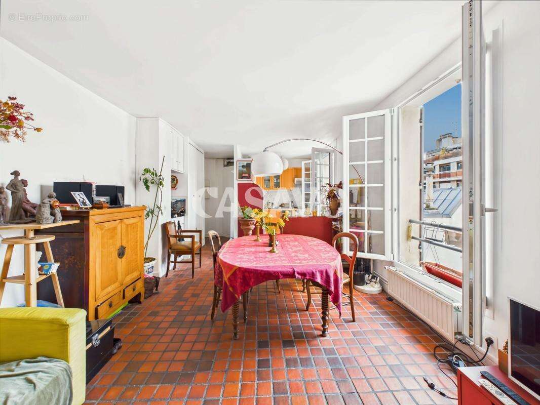 Appartement à PARIS-14E