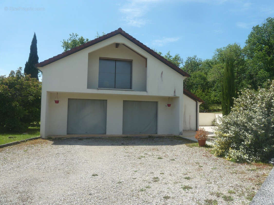 Maison à MONTGESTY