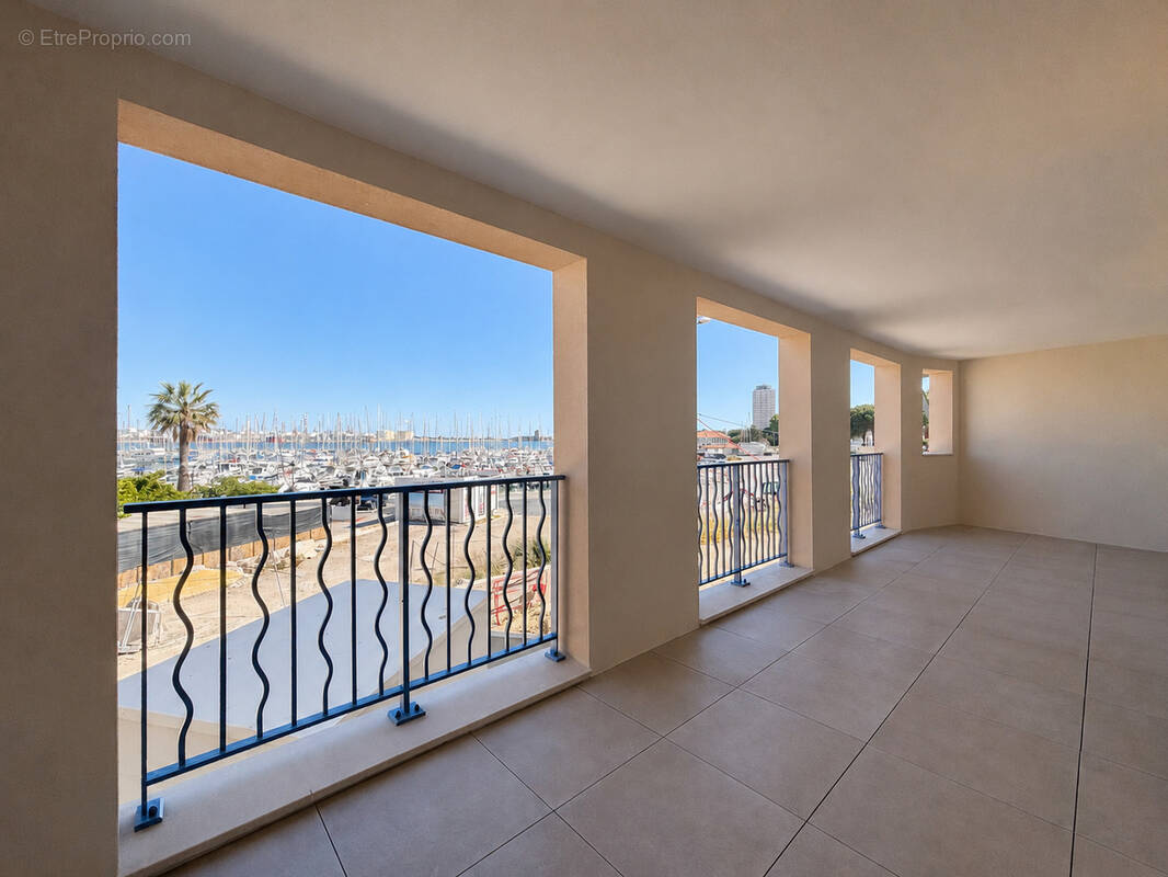 Appartement à PORT-DE-BOUC