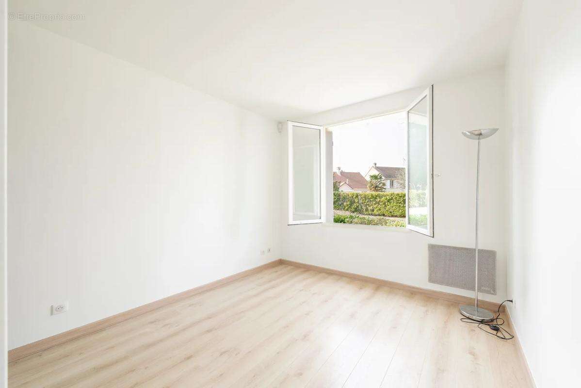 Maison à CLAYE-SOUILLY