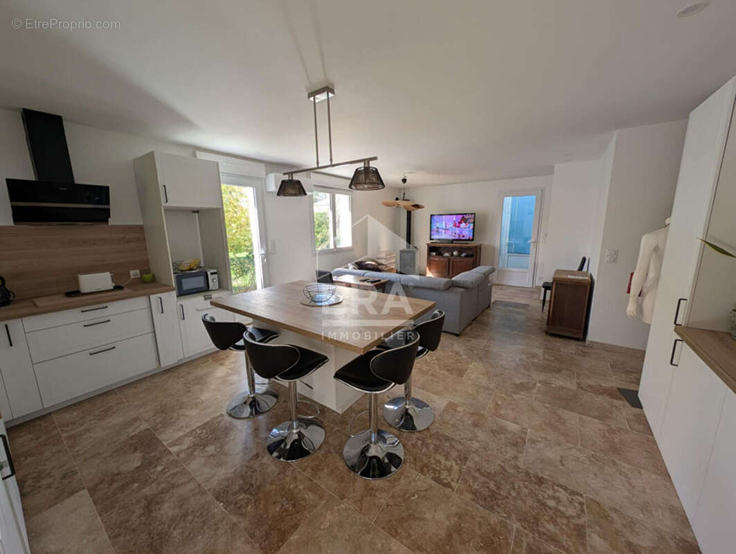 Maison à MONTPON-MENESTEROL