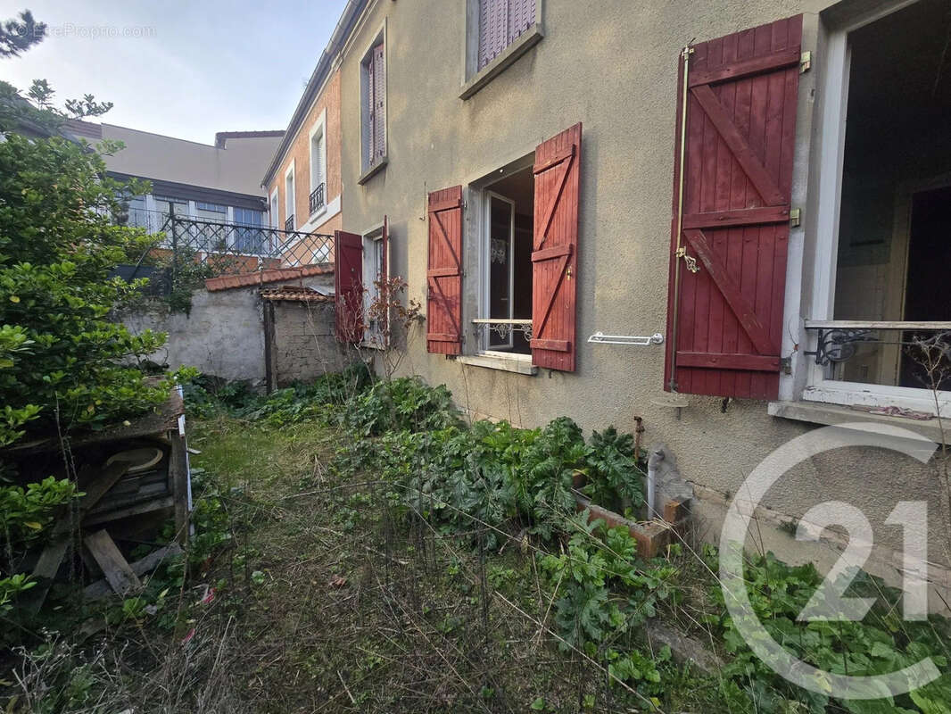 Maison à SAINT-MAUR-DES-FOSSES
